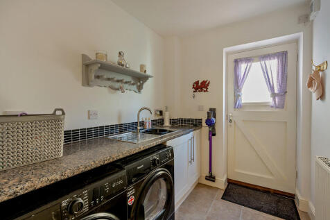 8643242-interior2...