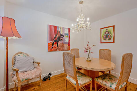 8643242-interior1...