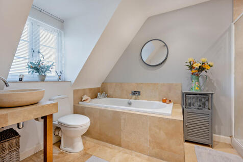 8643242-interior0...