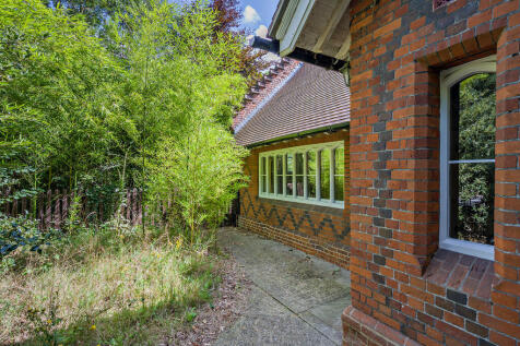 8659306-exterior1...