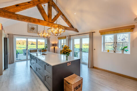 8629517-interior1...