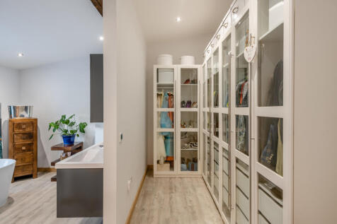 8629517-interior2...