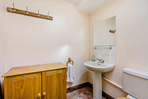 8662260-interior1...