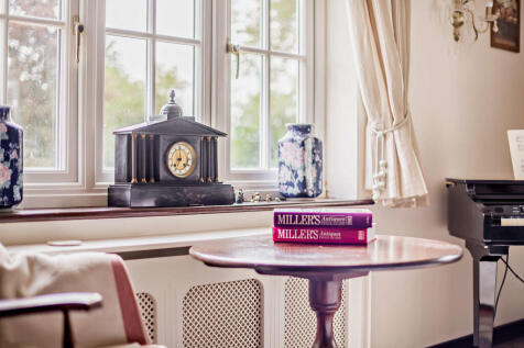 8647829-interior1...