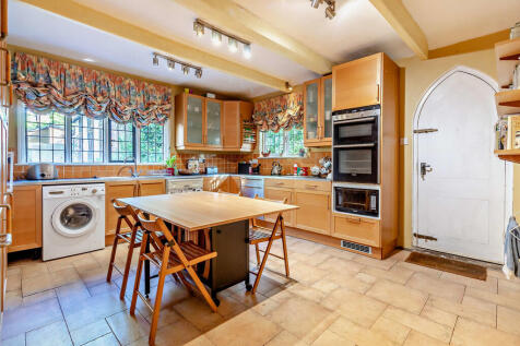 8646346-interior0...