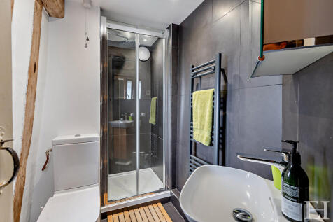 8640802-interiorW...