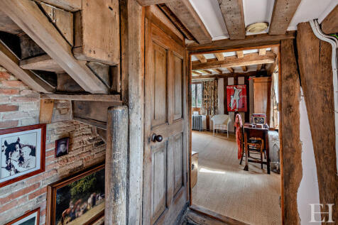 8640802-interiorW...