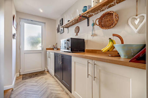 8662699-interior1...