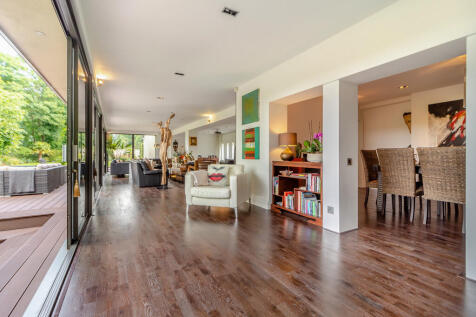 8605532-interior2...