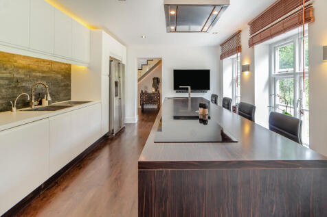 8605532-interior2...