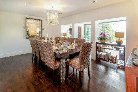 8605532-interior4...