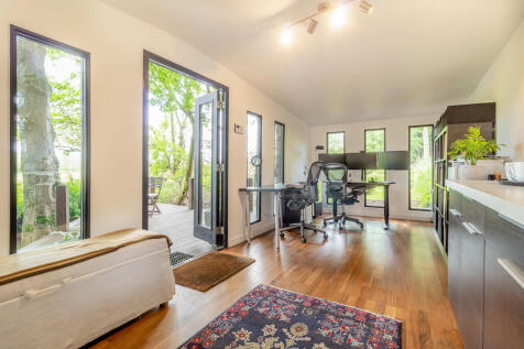 8605532-interior4...