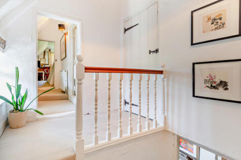 8648450-interior2...