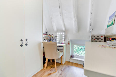 8648450-interior2...