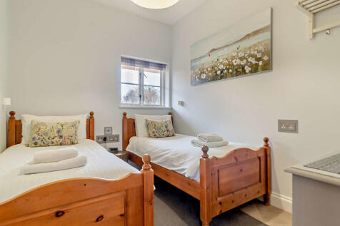 8637609-interior3...