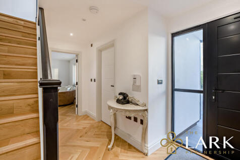 8670872-interiorW...