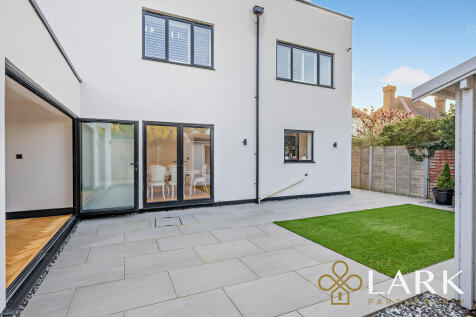 8670872-exteriorW...