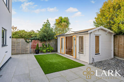 8670872-exteriorW...