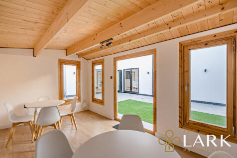 8670872-interiorW...