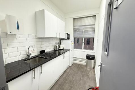 PHOTO-2025-11-25-12-13-45 (4).jpg