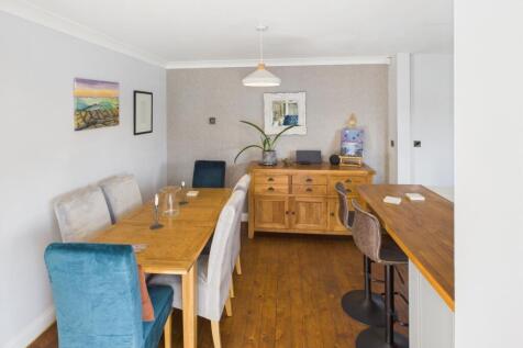 CAM04233G0-PR0017-STILL018 - Copy