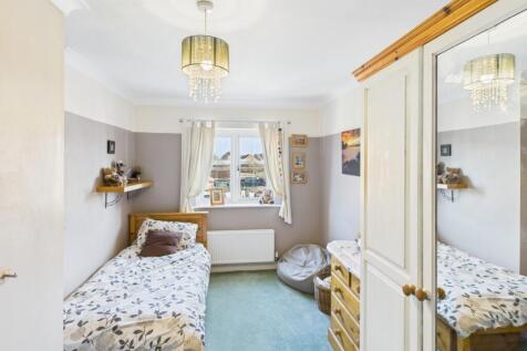 CAM04233G0-PR0017-STILL041