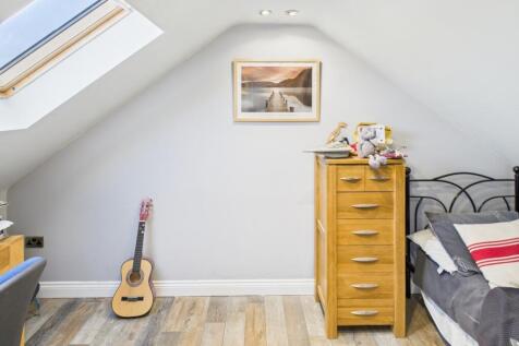 CAM04233G0-PR0017-STILL050