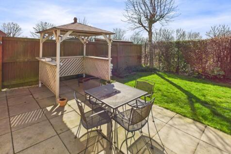 CAM04233G0-PR0017-STILL059