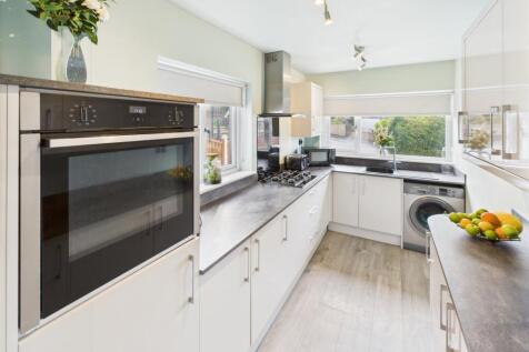 CAM04233G0-PR0021-STILL020