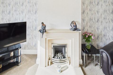 CAM04233G0-PR0021-STILL040