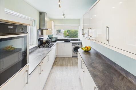 CAM04233G0-PR0021-STILL019