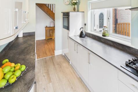 CAM04233G0-PR0021-STILL021