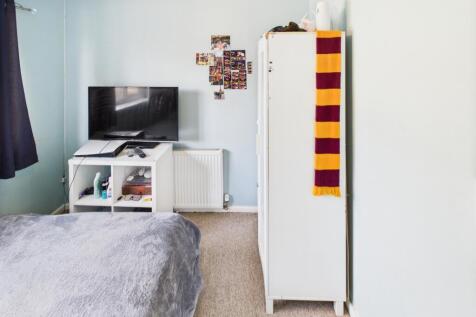 CAM04233G0-PR0021-STILL034