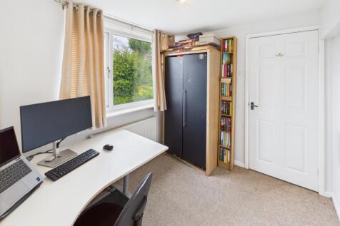 CAM04233G0-PR0021-STILL052