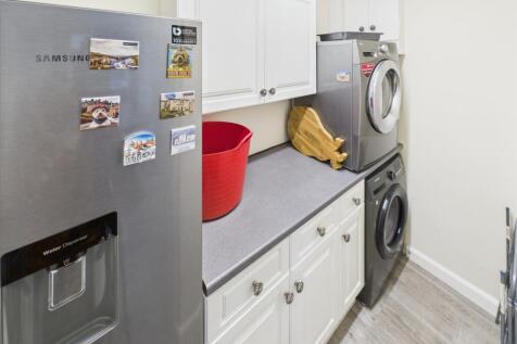 CAM04233G0-PR0025-STILL020