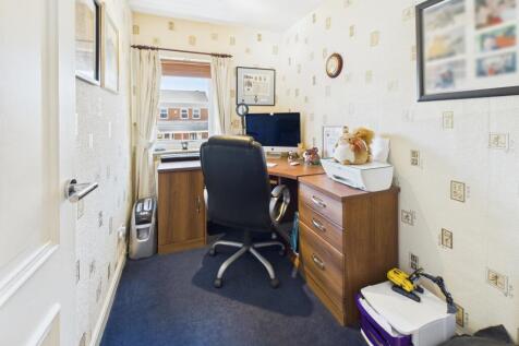 CAM04233G0-PR0025-STILL038