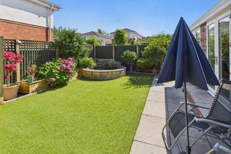 CAM04233G0-PR0025-STILL046