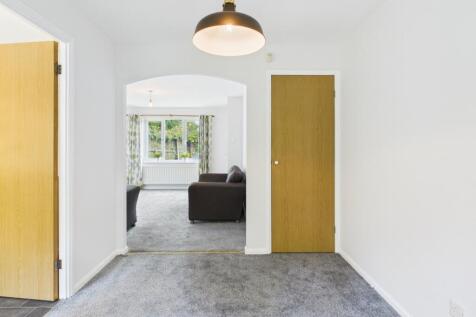 CAM04233G0-PR0031-STILL006