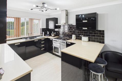 CAM04233G0-PR0027-STILL001