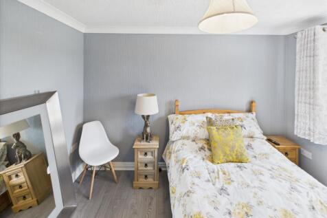 CAM04233G0-PR0027-STILL041