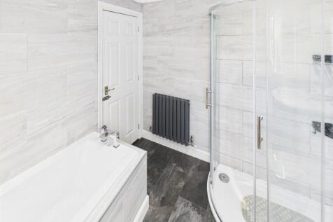 CAM04233G0-PR0027-STILL038