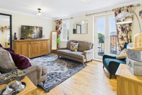 CAM04233G0-PR0033-STILL017