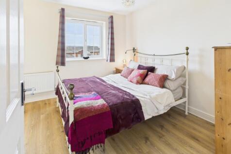 CAM04233G0-PR0033-STILL029