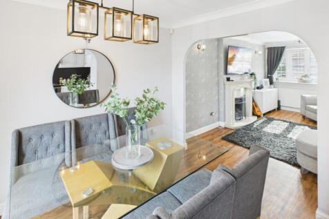 CAM04233G0-PR0030-STILL006