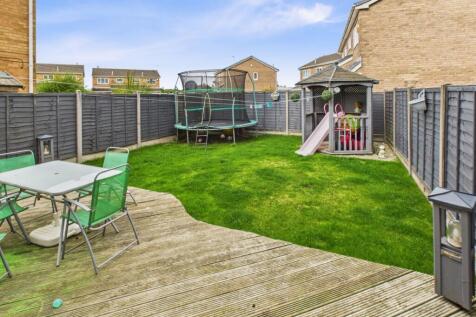 CAM04233G0-PR0030-STILL024