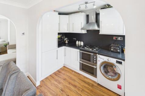 CAM04233G0-PR0030-STILL009