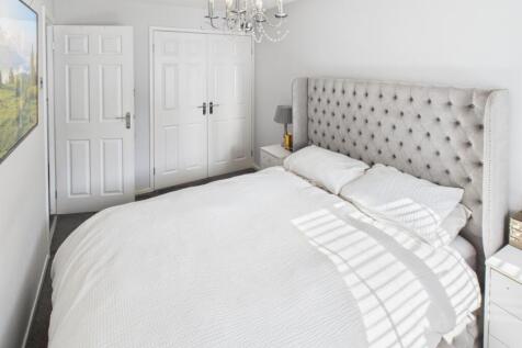 CAM04233G0-PR0030-STILL014