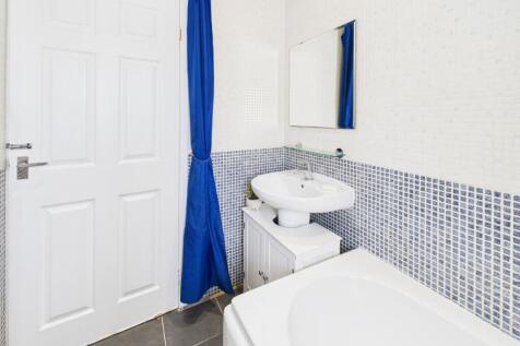 CAM04233G0-PR0030-STILL020