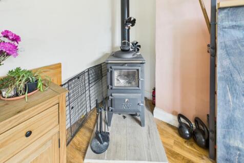 CAM04233G0-PR0035-STILL016