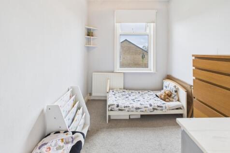 CAM04233G0-PR0035-STILL007